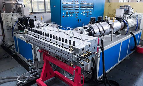 PVC木塑发泡板材生产线 PVC木塑发泡板材生产线