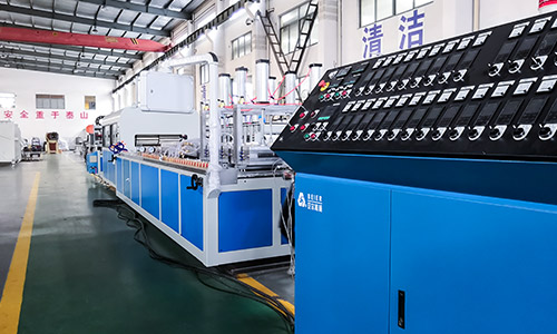 PVC木塑发泡板材生产线 PVC木塑发泡板材生产线